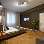 Magheru - Feel The Pulse Apartment